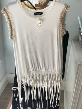 Basically Me Crochet back top with fringe in Ivory M/L New